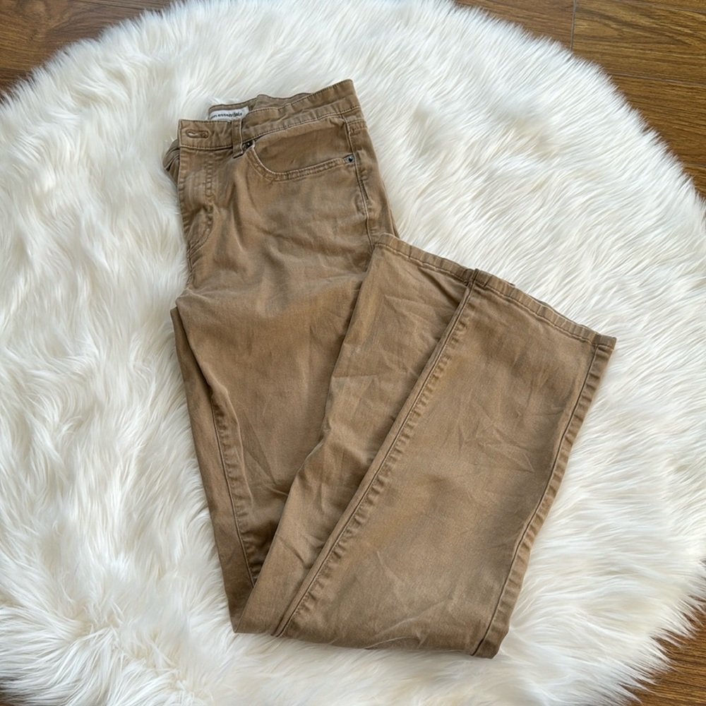 Tan jeans. Slim fit. 30Wx34L